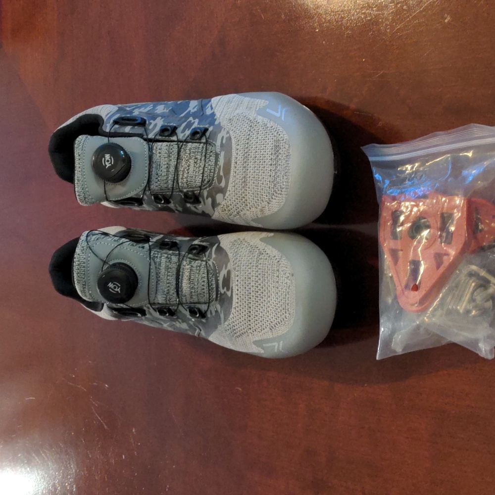 NWOT YOW Bicycle Shoes